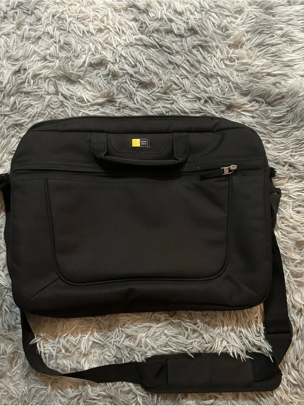 Black Case Logic Laptop Messenger Bag with Adjustable Strap